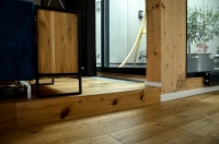 Artykuł Podłoga drewniana w twoim salonie - Dlaczego warto?